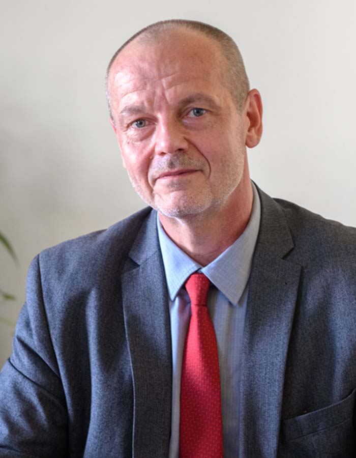 Portaitfoto von Dr. Jörg Mocek